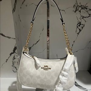 Teri Shoulder Bag In white Signature Canvas